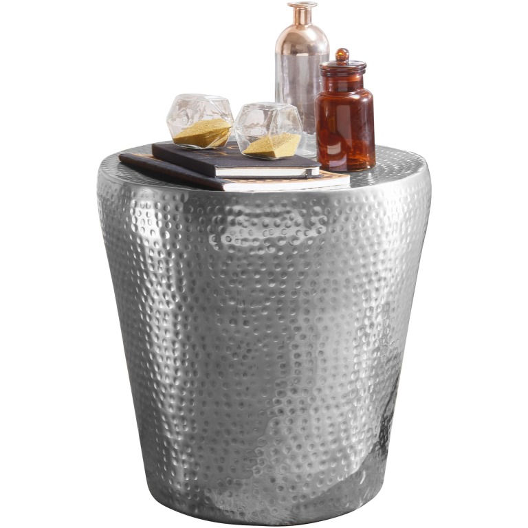 Masă Orientală cu Spațiu de Depozitare și Structuri Ciocănite - Design Excepțional